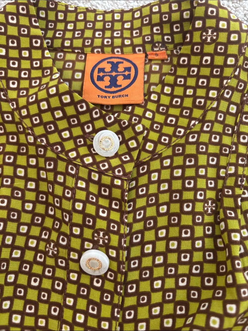 Beautiful Silk Tory Burch Olive and Brown logo silk Button-Front Blouse. Size 2. - Picture 2 of 9